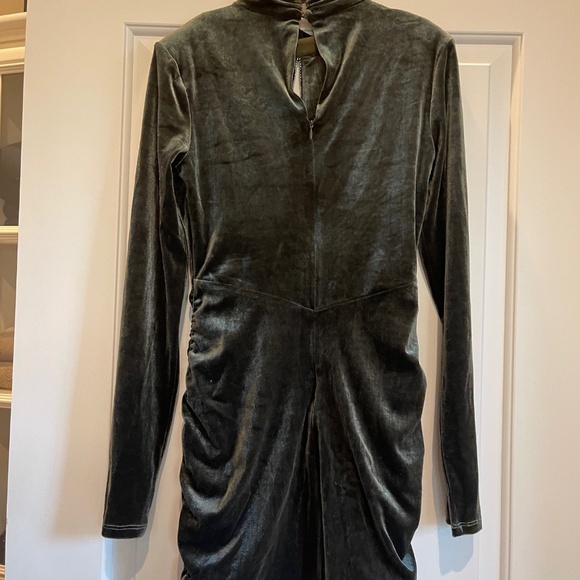 NWT NICHOLAS Lyssa Dress Sz 4 in Forest Green Velvet Long Sleeve Cocktail Dress - Picture 7 of 11